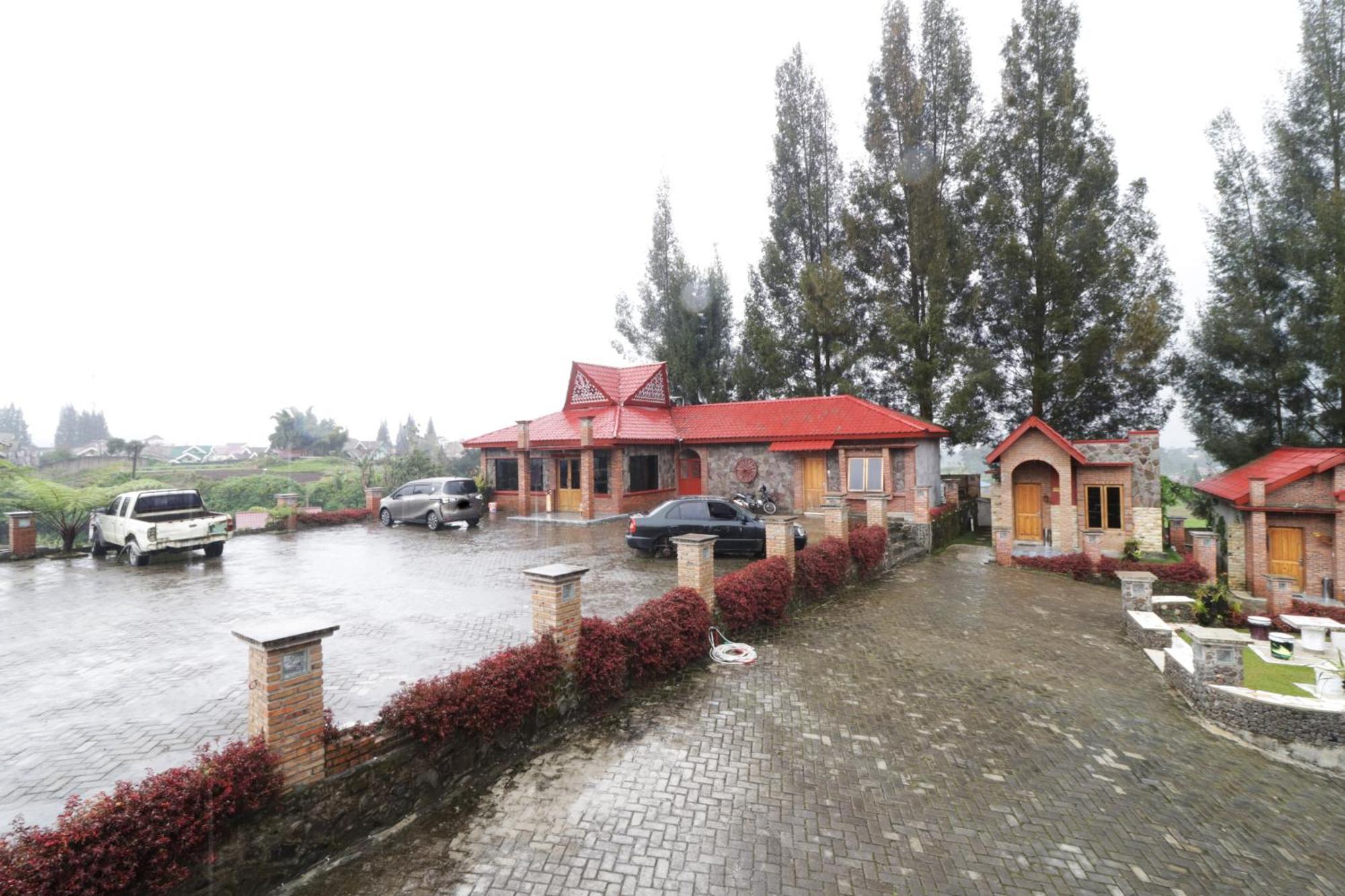 Alloyna Country Cottage Brastagi Berastagi Bagian luar foto